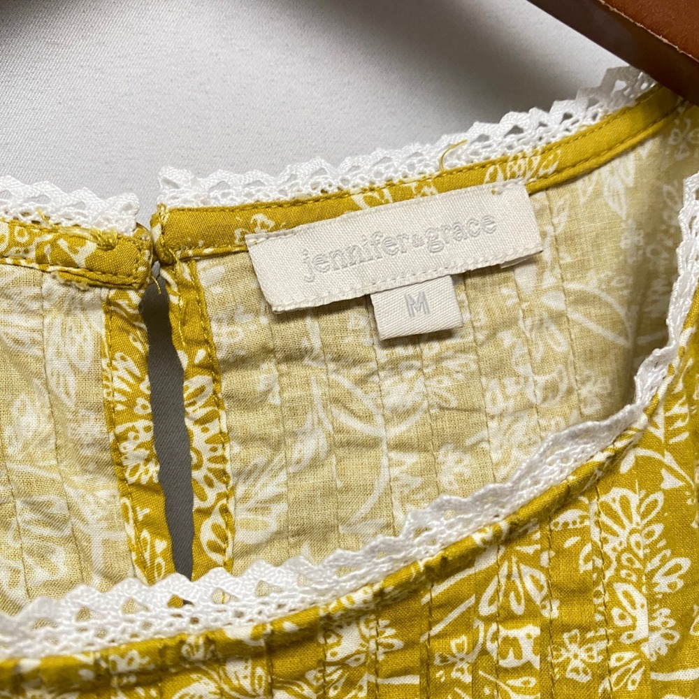 Jennifer Grace Yellow Floral Flutter Sleeve Lace Trim Pintuck Boho Top Size M - Picture 3 of 11